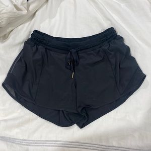 lululemon black hotty hot shorts